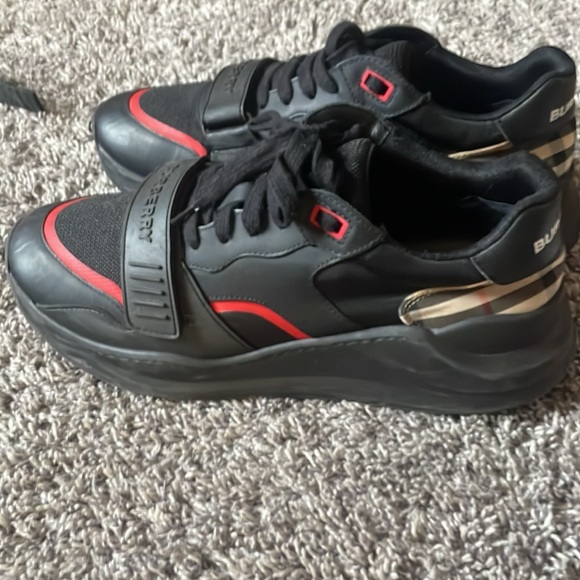 Burberry - Picture 7 of 8